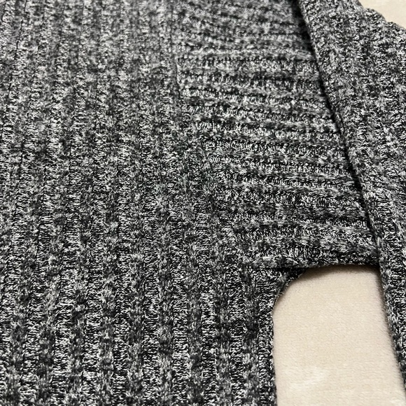 Zara Ribbed Knit Top - Picture 3 of 6